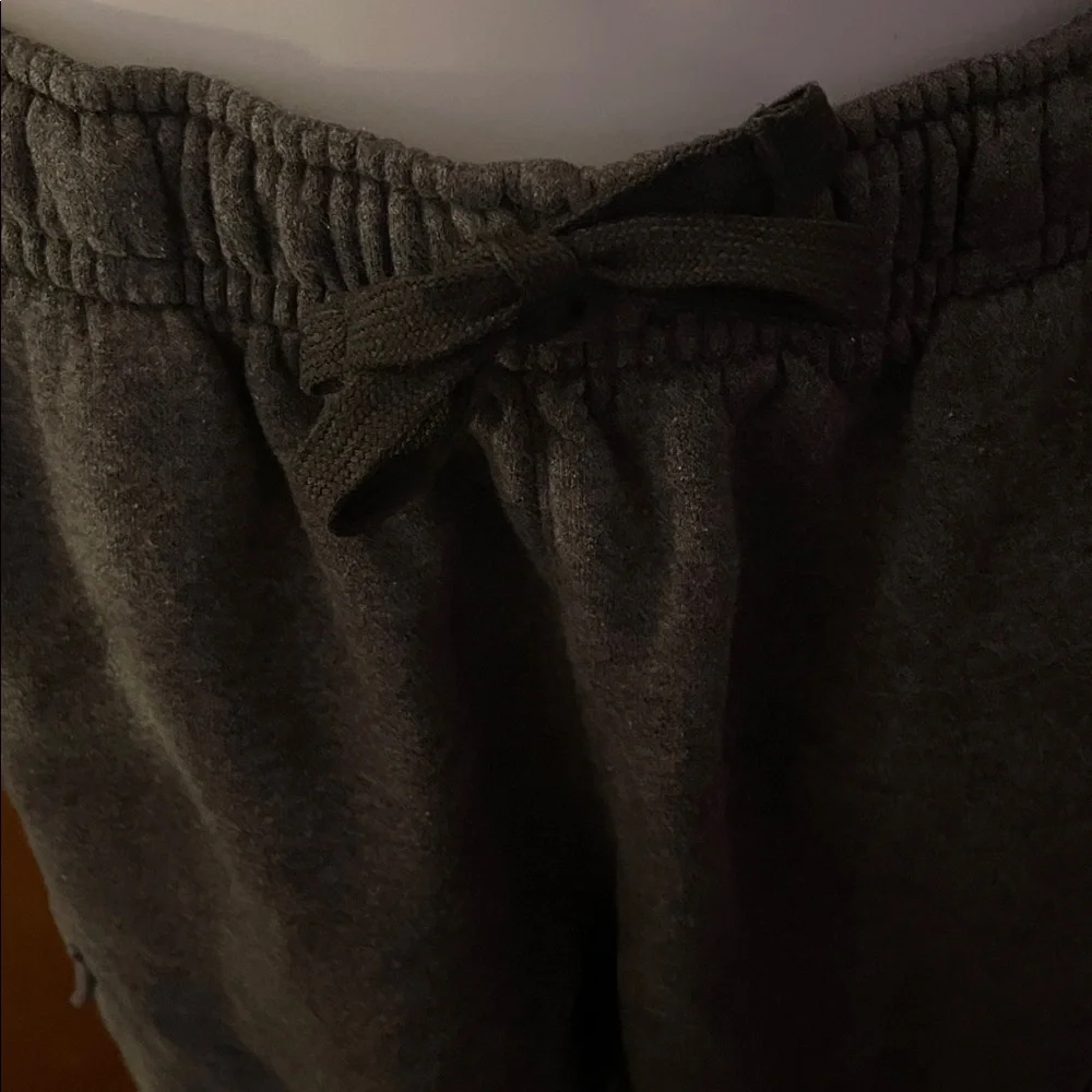 Boy’s Nike Gray Cargo Joggers - Picture 5 of 15